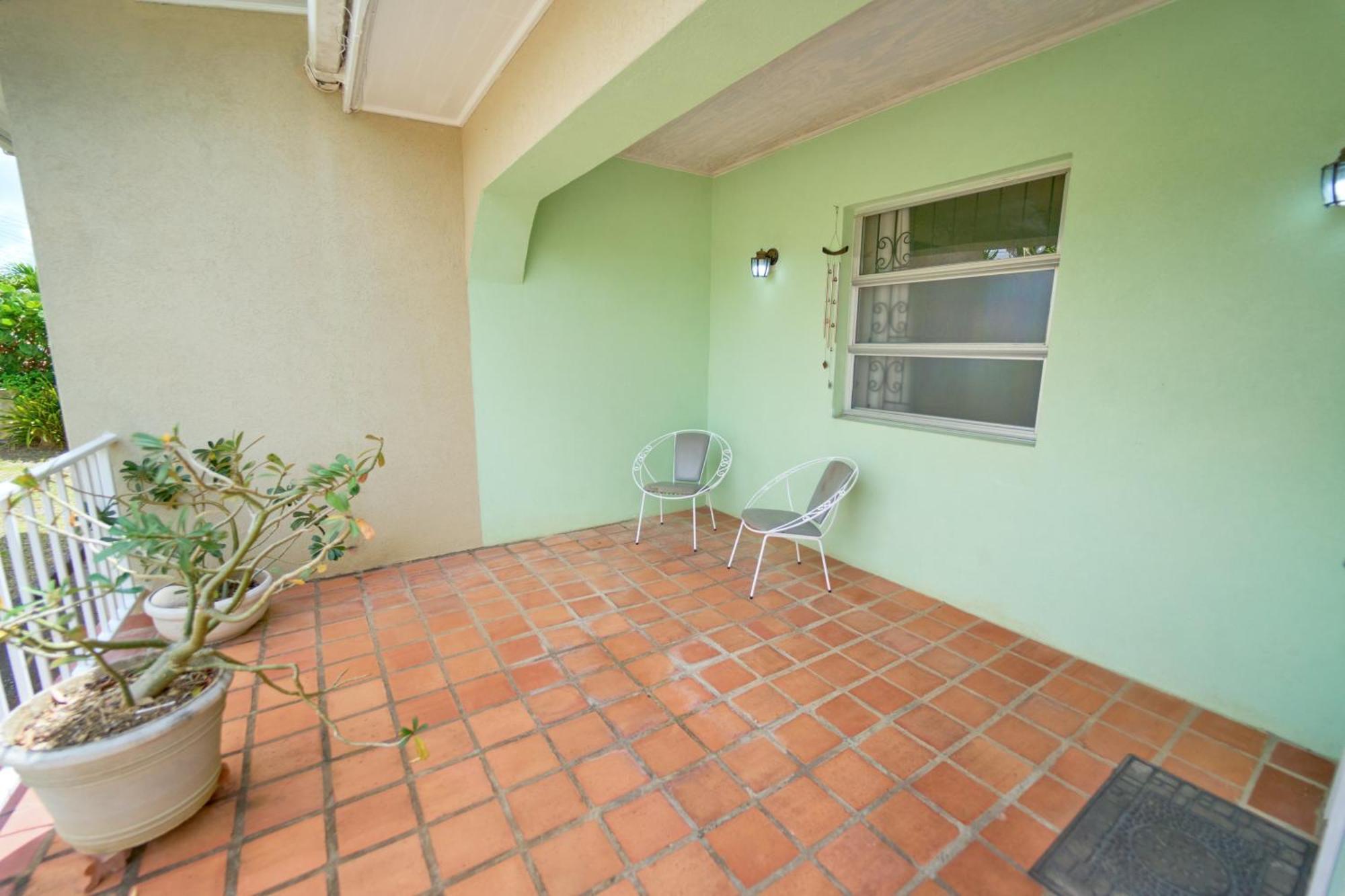 Spacious 3-Bedroom Home - Regency Park 布里奇敦 外观 照片
