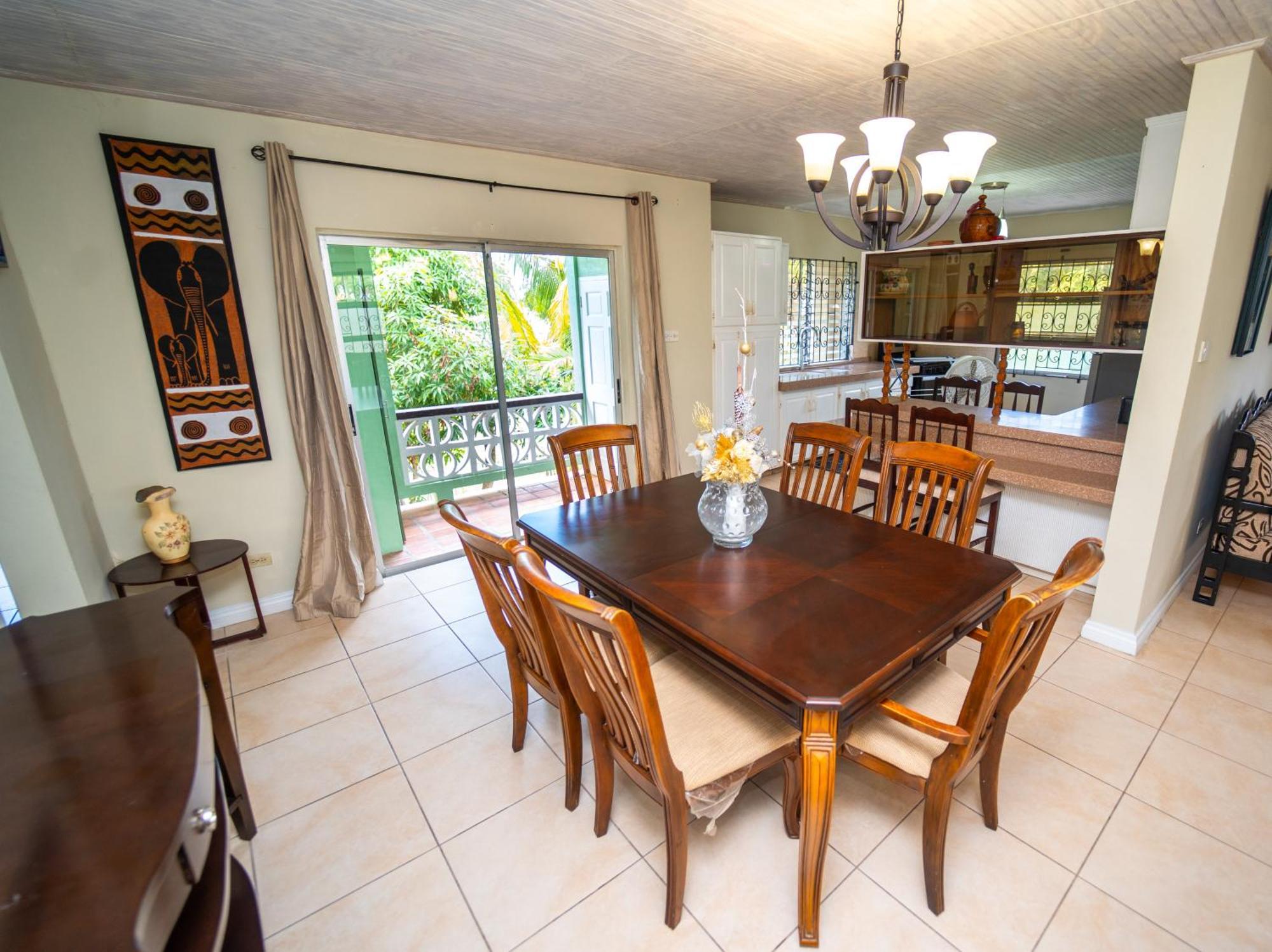 Spacious 3-Bedroom Home - Regency Park 布里奇敦 外观 照片